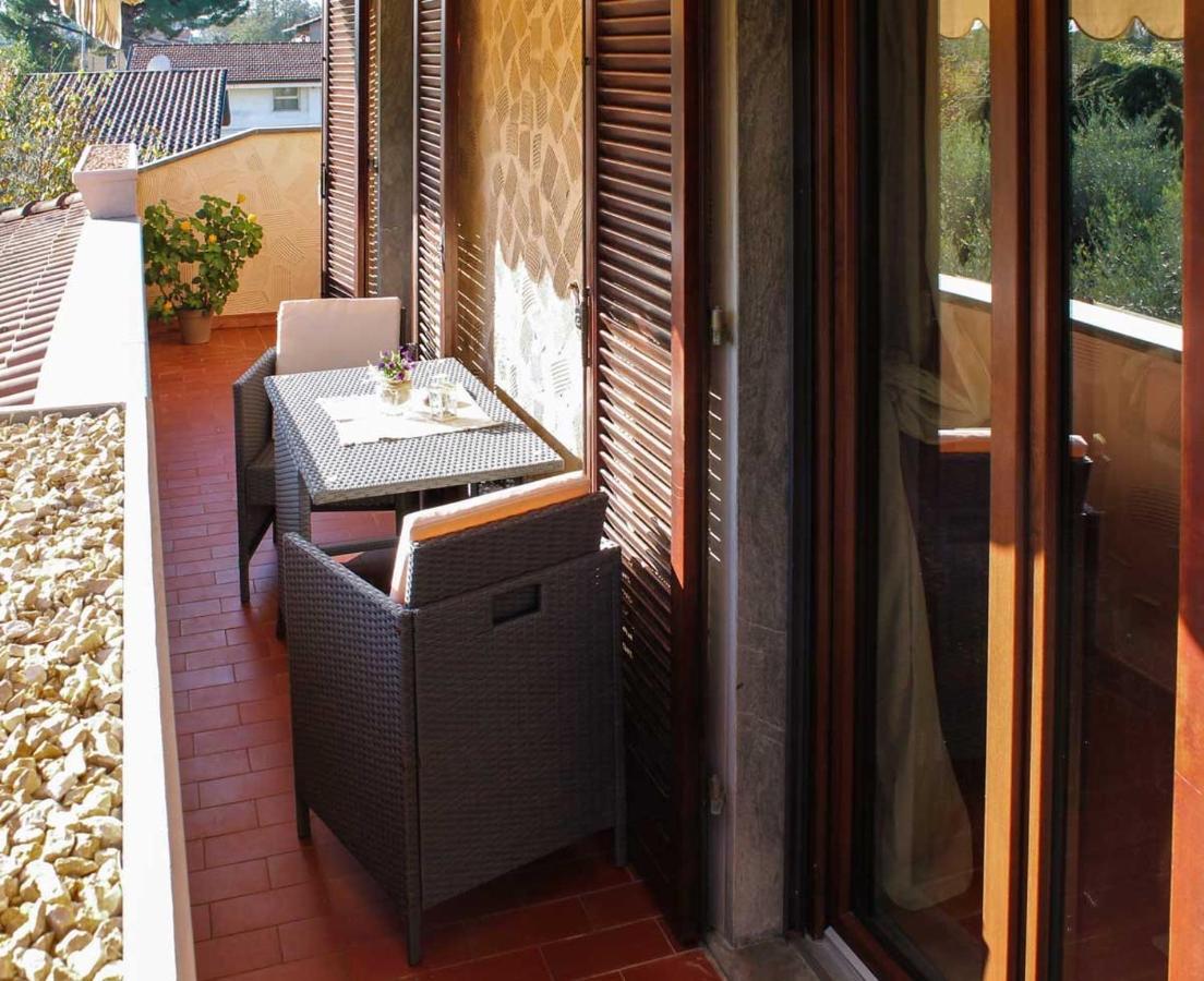 B&Blatosca Marina di Massa Exterior photo