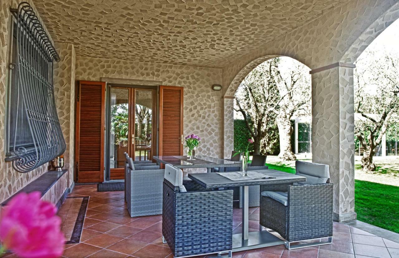 B&Blatosca Marina di Massa Exterior photo